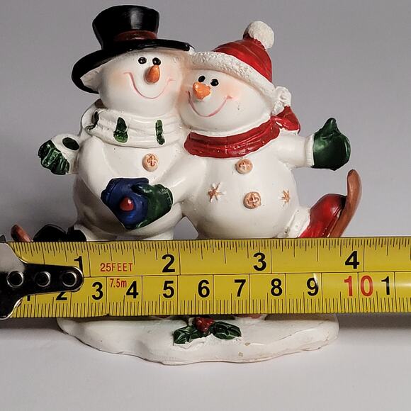 Charming Snow Couple Figurine - Perfect Winter Decor - Picture 13 of 13